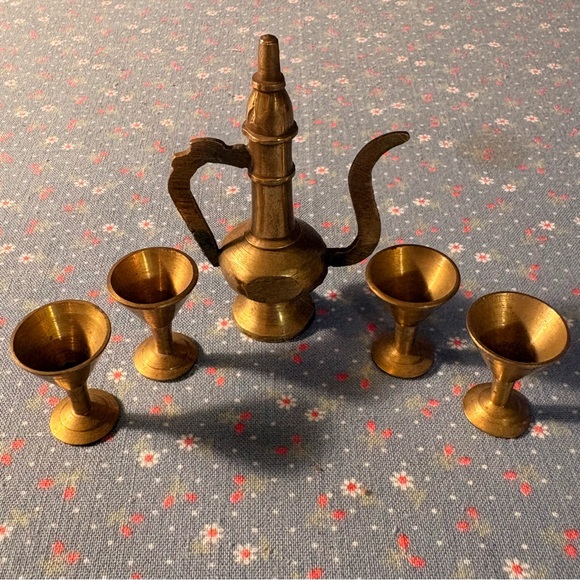 🇨🇦Any 3@$33🇨🇦 Miniature Brass Unique Design Dining Table Chair Maharaja Set. - Picture 8 of 9